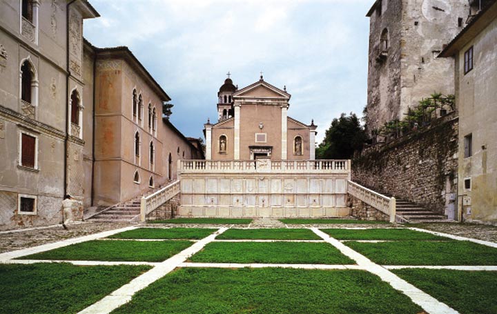 Feltre - piazza Maggiore, le fontane Lombardesche